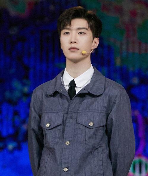 范丞丞爆料娱乐圈身高,明星身高背后的秘密 第2张 范丞丞爆料娱乐圈身高,明星身高背后的秘密 第2张